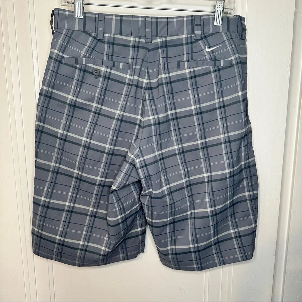 Nike Golf Men's Blue Gray Checkered Flat Front Shorts